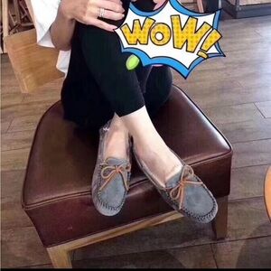 UGG Dakota‎ Suede Mocassin Shearling Lined Slippers Purple Pink Women’s Size 8